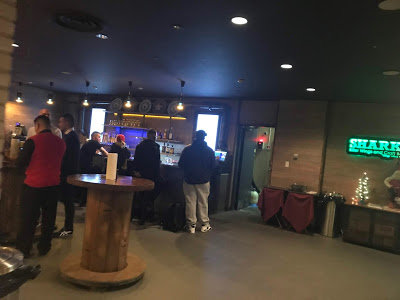 神奈川・横須賀 シャーキーズ　店内